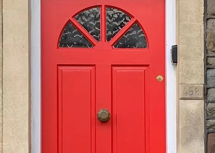 2 Bed Flat. Free Parking Apartment Bristol