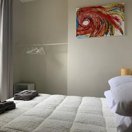 2 Bed Flat. Free Parking Apartmán