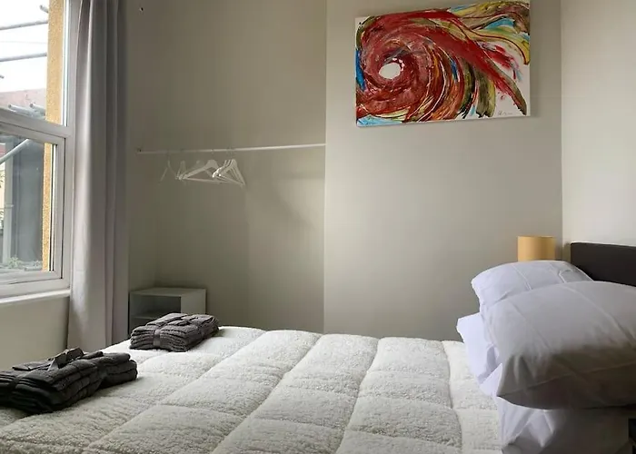 2 Bed Flat. Free Parking Apartmán